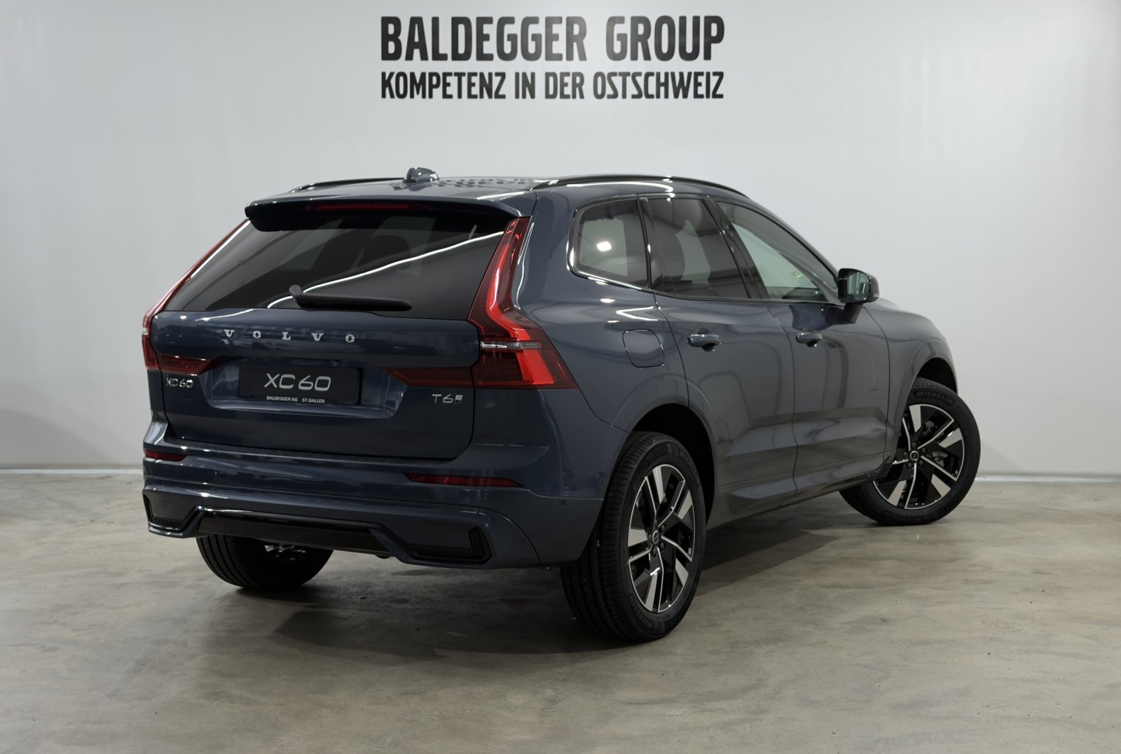 VOLVO XC60 2.0 T6 TE Plus Dark eAWD, Voll-Hybrid Benzin/Elektro, Neuwagen, Automat - 3