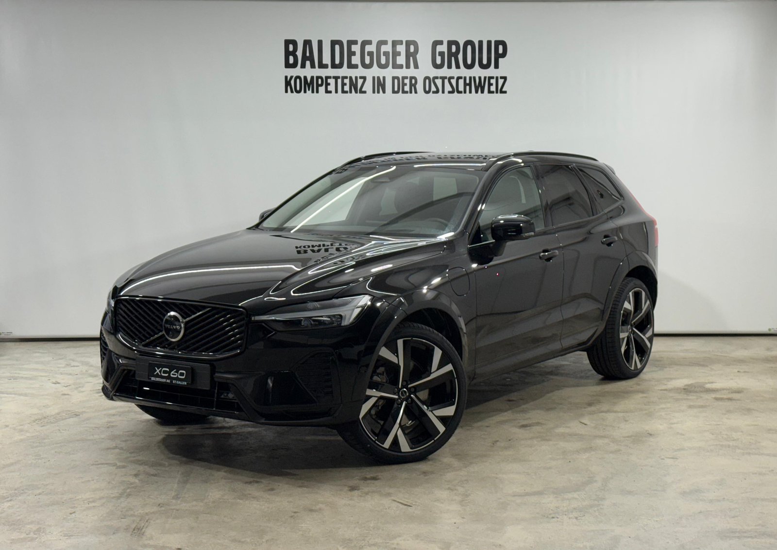 VOLVO XC60 2.0 T6 TE Ultra Dark eAWD, Voll-Hybrid Benzin/Elektro, Neuwagen, Automat