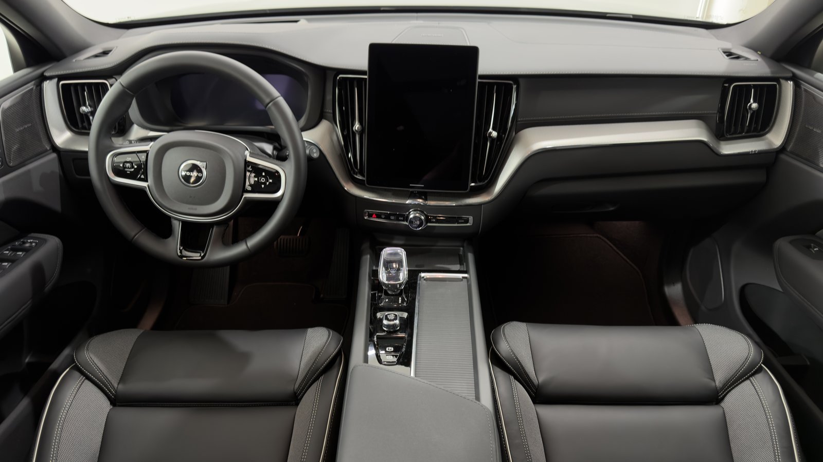 VOLVO XC60 2.0 B5 MH Black Edition A, Full-Hybrid Petrol/Electric, New car, Automatic - 5