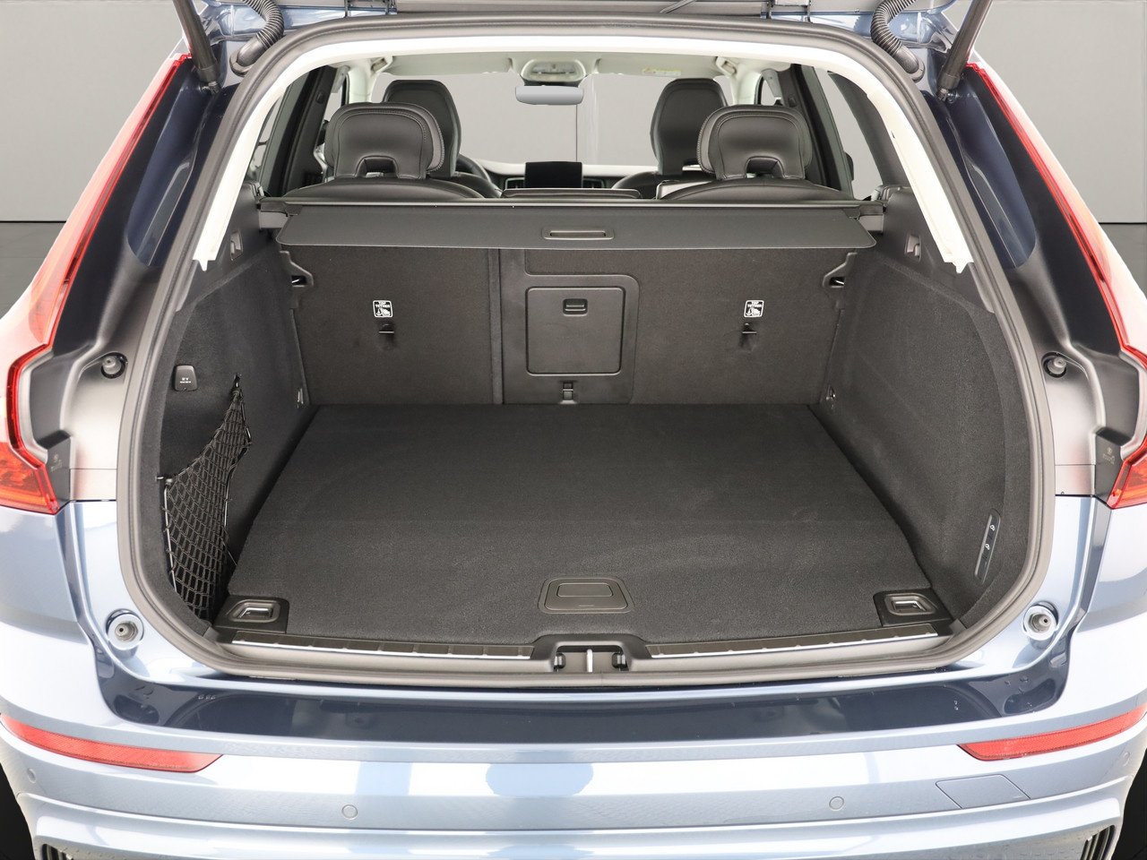 VOLVO XC60 2.0 T8 TE Ultra Dark eAWD, Plug-in-Hybrid Benzina/Elettrica, Auto nuove, Automatico - 4