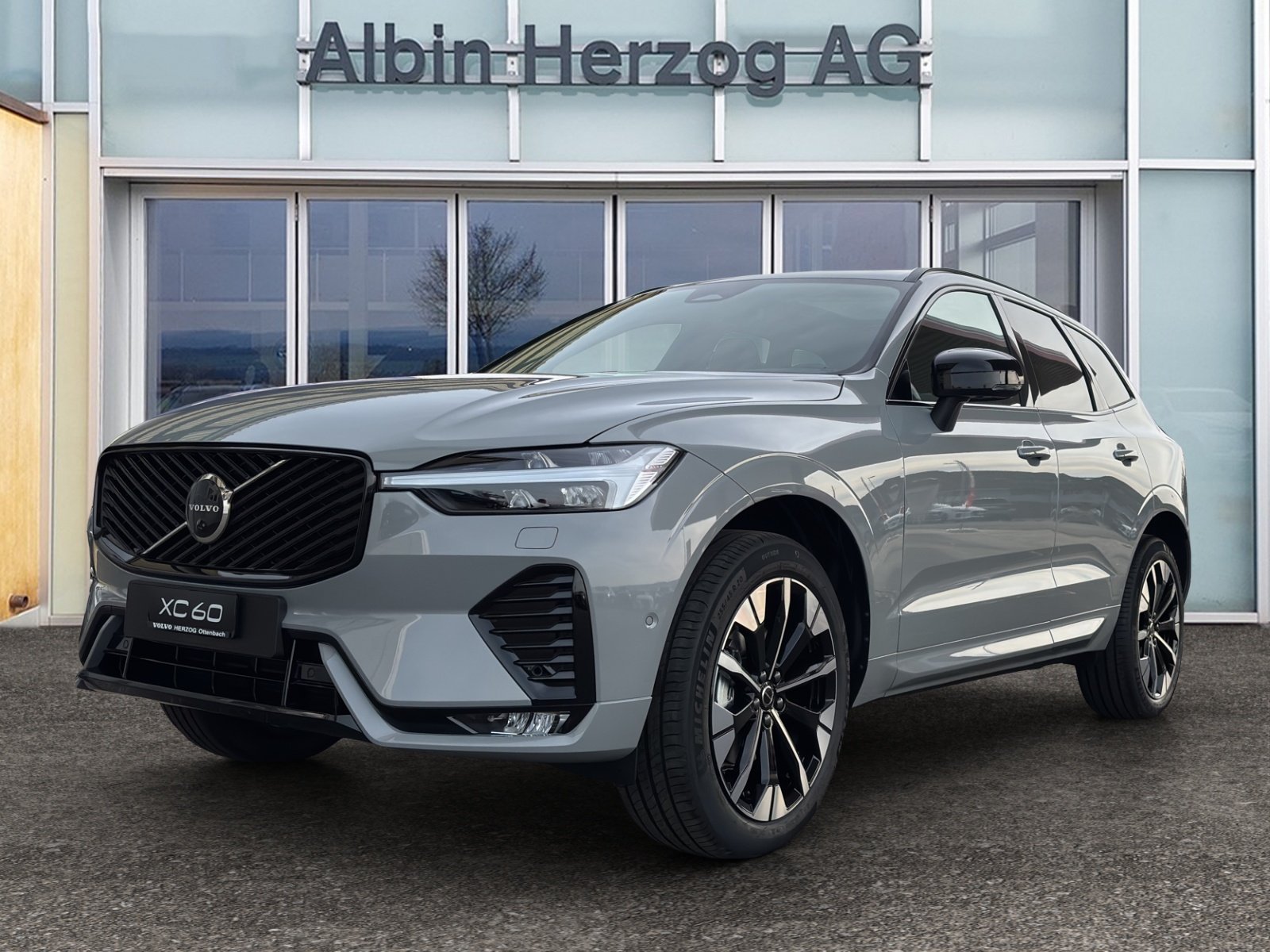 VOLVO XC60 2.0 B5 MH Ultra Dark AWD, Hybride Leggero Benzina/Elettrica, Auto nuove, Automatico