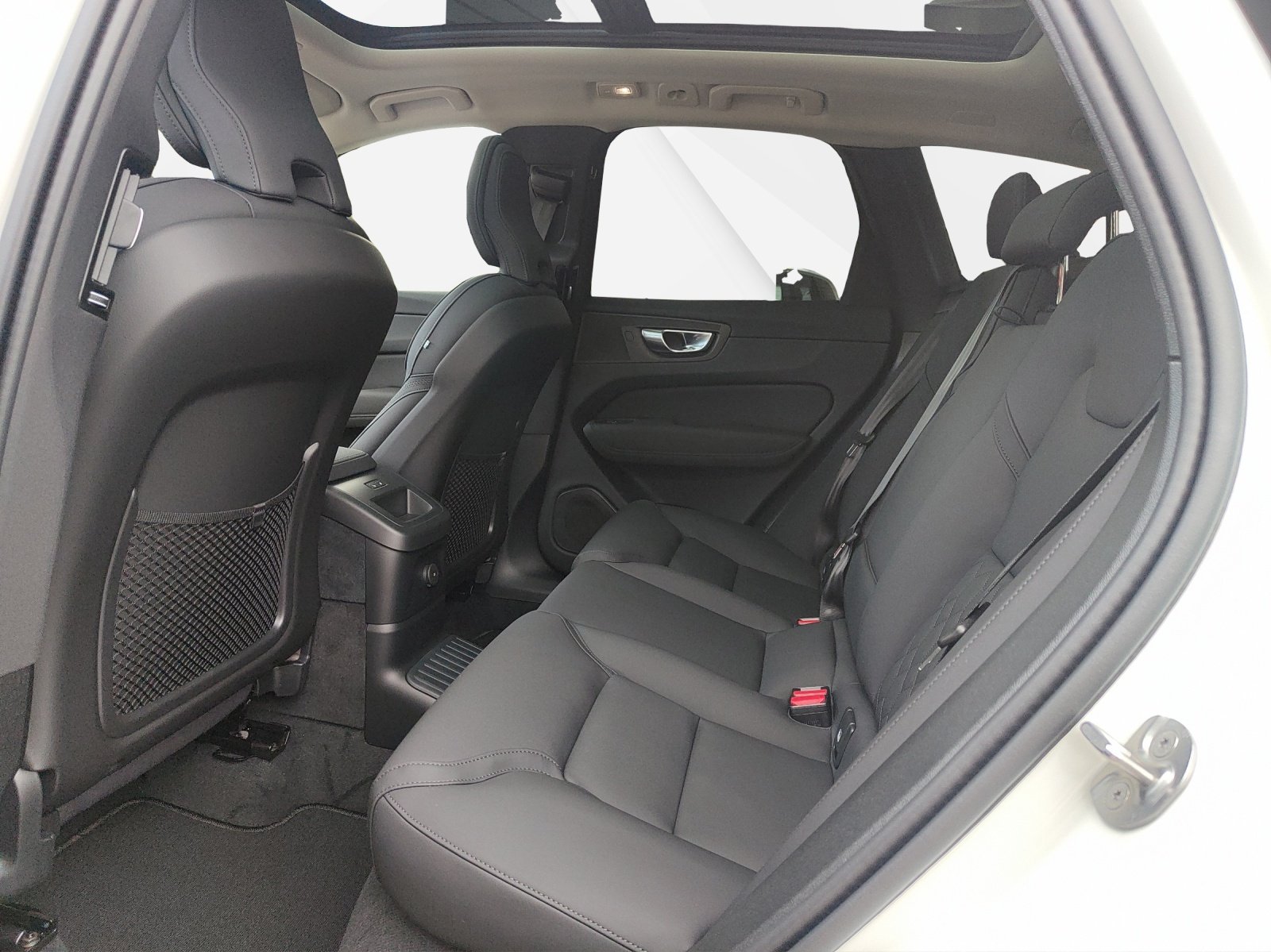 VOLVO XC60 2.0 T6 TE Ultra Bright eAWD, Hybride Rechargeable Essence/Électricité, Voiture nouvelle, Automatique - 5