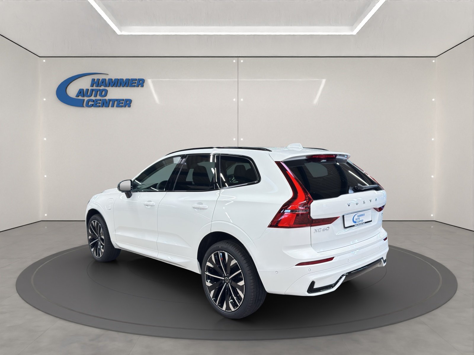 VOLVO XC60 2.0 T6 TE Ultra Dark eAWD, Plug-in-Hybrid Benzina/Elettrica, Auto nuove, Automatico - 3