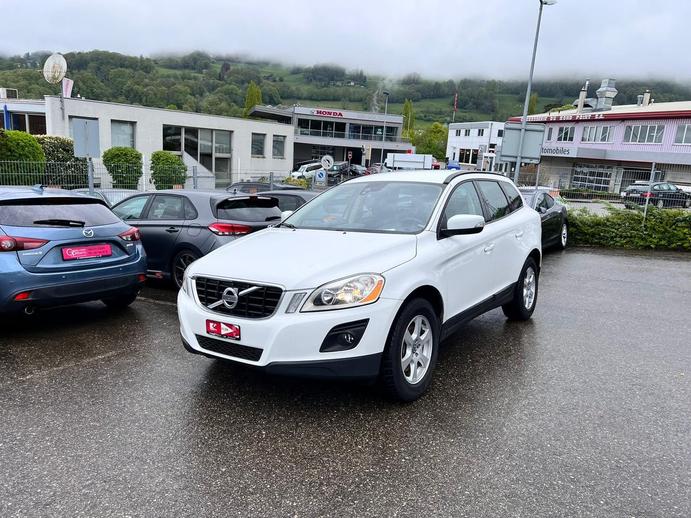 VOLVO XC60 2.4D Kinetic, Diesel, Second hand / Used, Manual