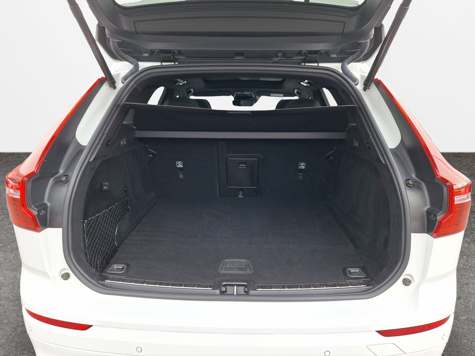 VOLVO XC60 2.0 T8 TE R-Design eAWD, Hybride Rechargeable Essence/Électricité, Occasion / Utilisé, Automatique - 6