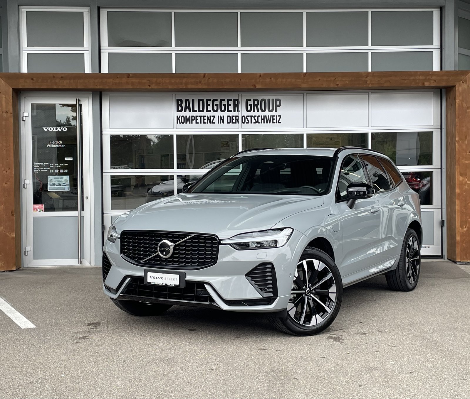VOLVO XC60 2.0 T6 TE Ultimate Dark e