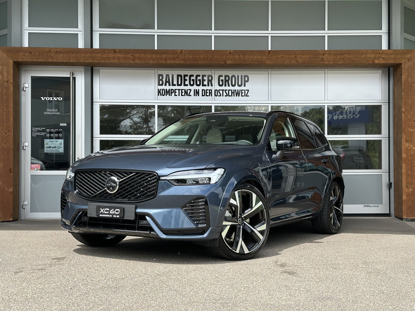 VOLVO XC60 2.0 T8 TE Ultra Dark eAWD