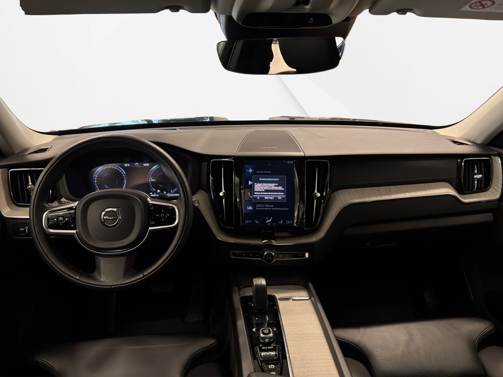 VOLVO XC60 2.0 T8 TE Inscription eAWD, Hybride Rechargeable Essence/Électricité, Occasion / Utilisé, Automatique - 7