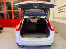 VOLVO XC60 D5 AWD Momentum R-Design Geartronic, Diesel, Occasion / Gebraucht, Automat - 7