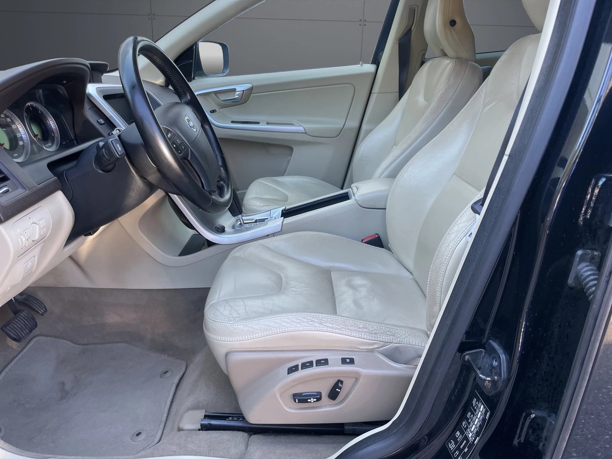 VOLVO XC60 D5 AWD Summum Geartronic, Diesel, Occasion / Gebraucht, Automat - 5