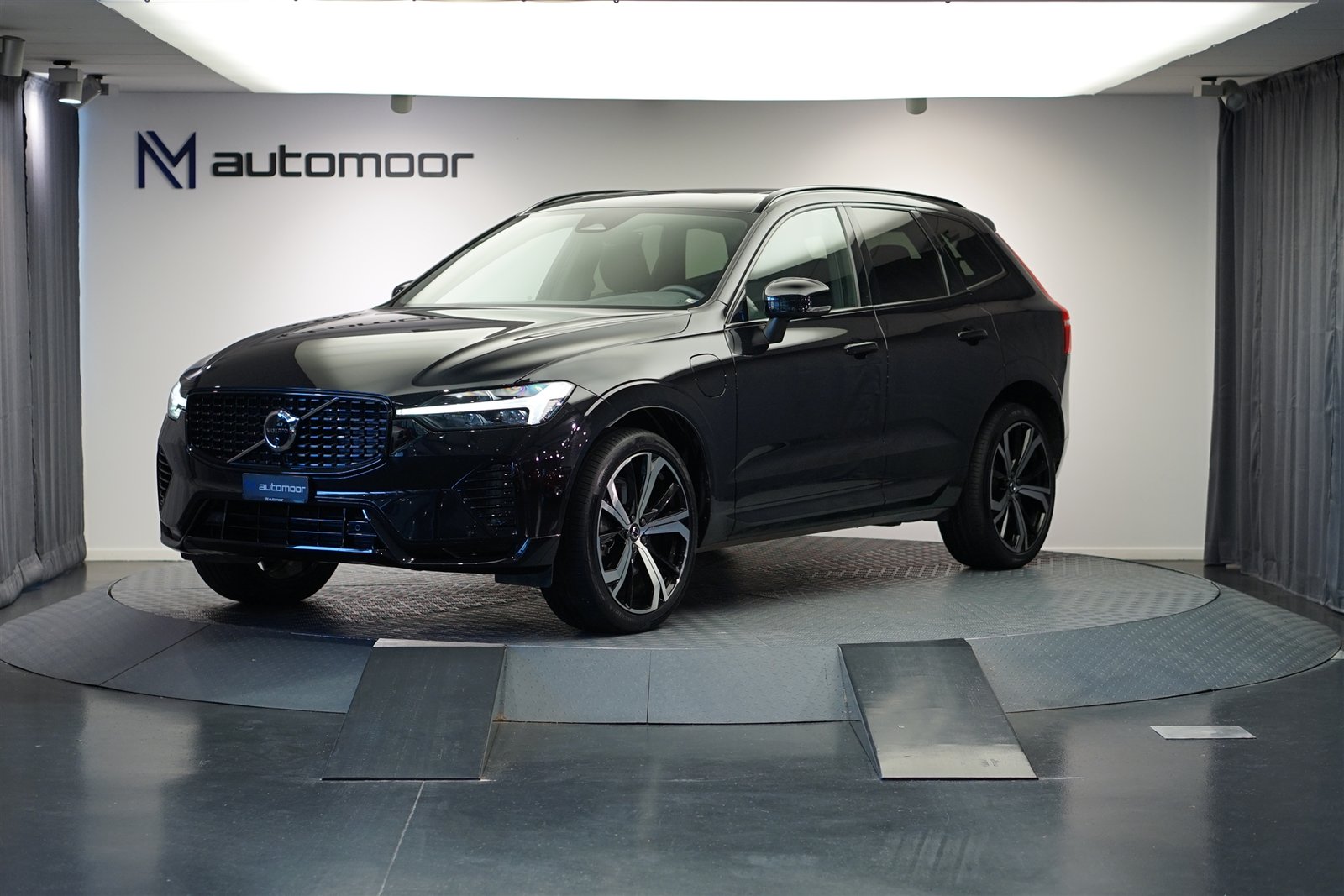 VOLVO XC60 T6 eAWD PluginHybrid Plus Dark Geartronic *CH-Fahrzeug*, Plug-in-Hybrid Benzin/Elektro, Occasion / Gebraucht, Automat