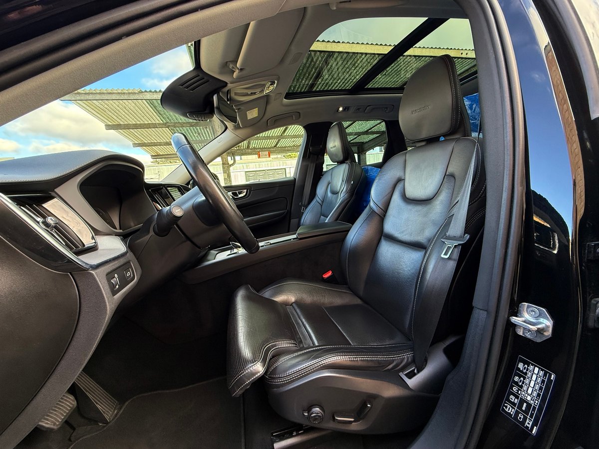 VOLVO XC60 B4 Diesel Mild Hybrid AWD Inscription Geartronic, Mild-Hybrid Diesel/Electric, Second hand / Used, Automatic - 7