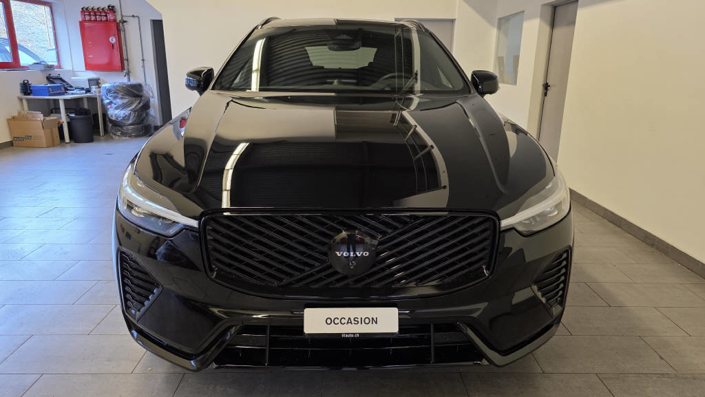 VOLVO XC60 2.0 B5 MH Black Edition AWD, Mild-Hybrid Benzin/Elektro, Occasion / Gebraucht, Automat - 2