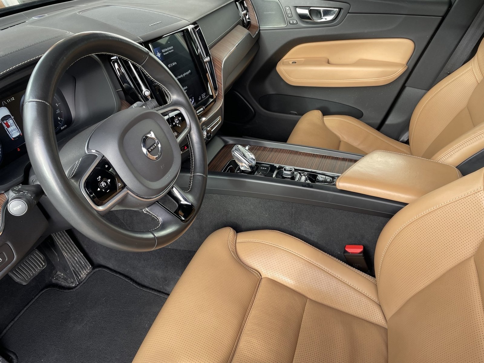 VOLVO XC60 B5 AWD Inscription, Voll-Hybrid Diesel/Elektro, Occasion / Gebraucht, Automat - 4