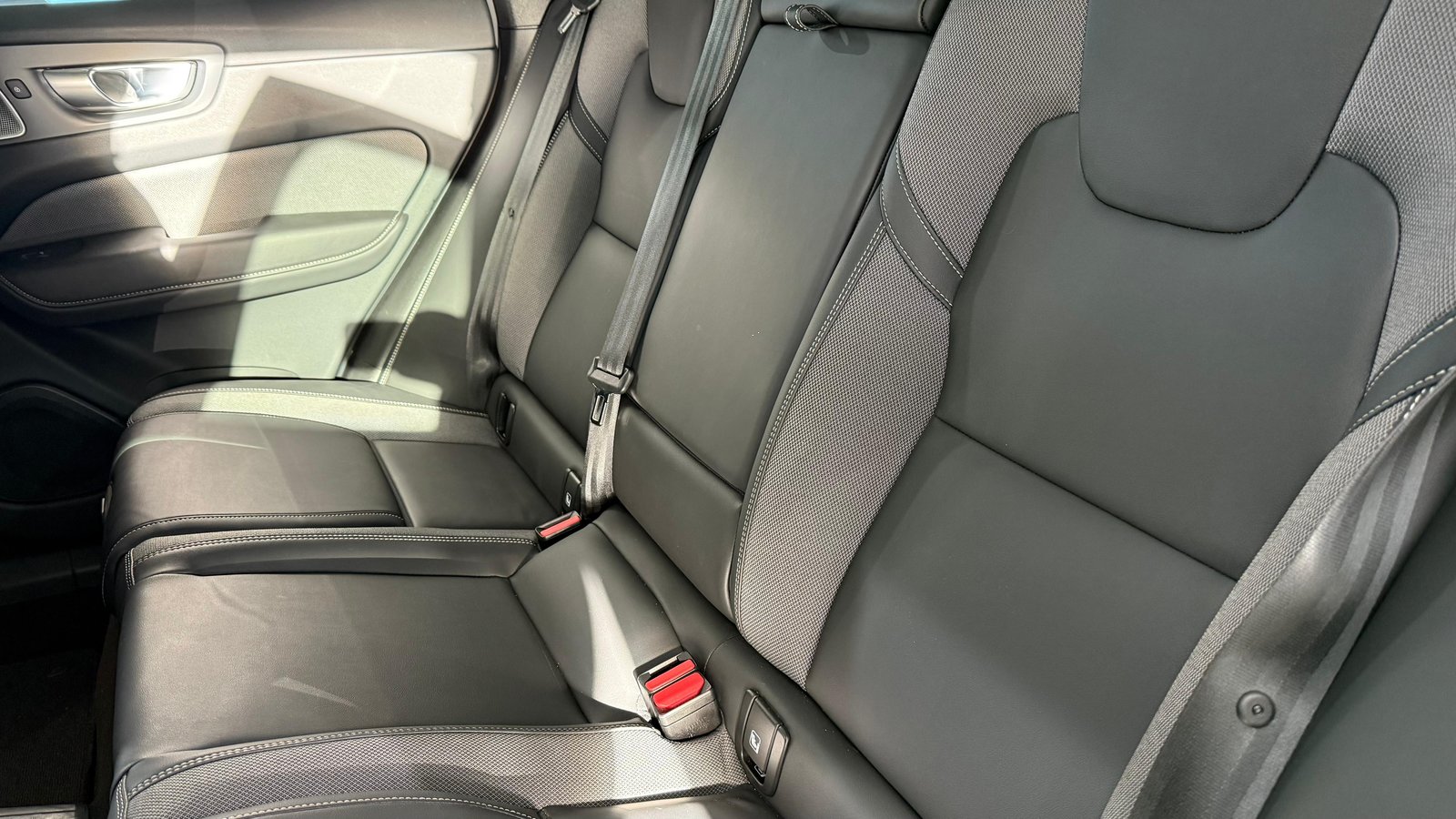 VOLVO XC60 2.0 T8 TE Ultimate Dark e, Hybride Integrale Benzina/Elettrica, Occasioni / Usate, Automatico - 6