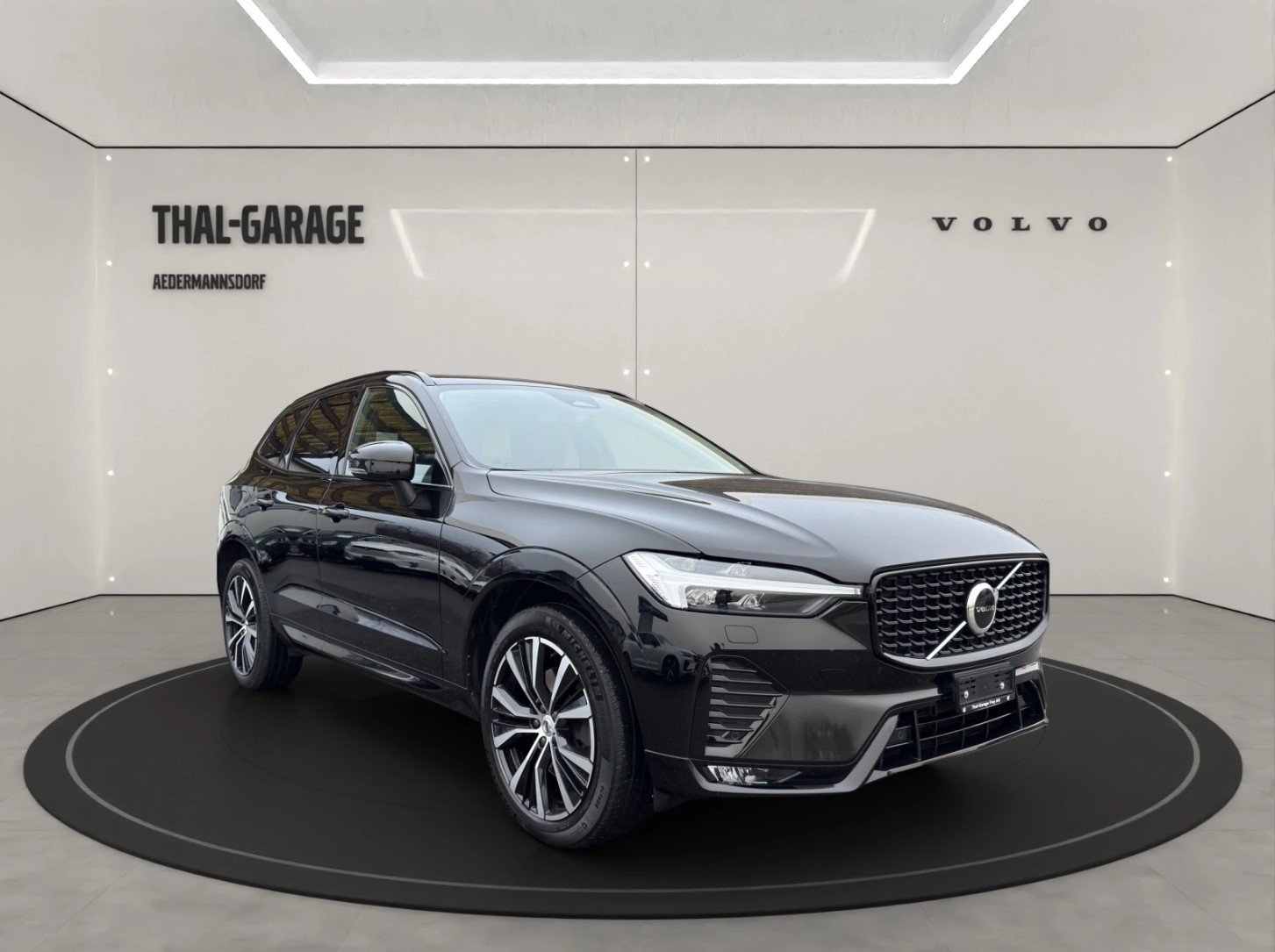 VOLVO XC60 2.0 B4 MH Plus Dark AWD, Mild-Hybrid Diesel/Electric, Second hand / Used, Automatic - 3