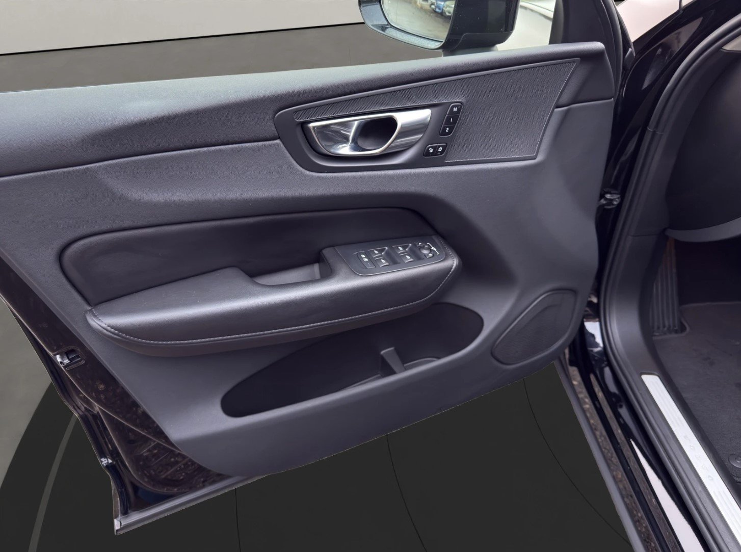 VOLVO XC60 2.0 B4 MH Plus Dark AWD, Mild-Hybrid Diesel/Electric, Second hand / Used, Automatic - 6