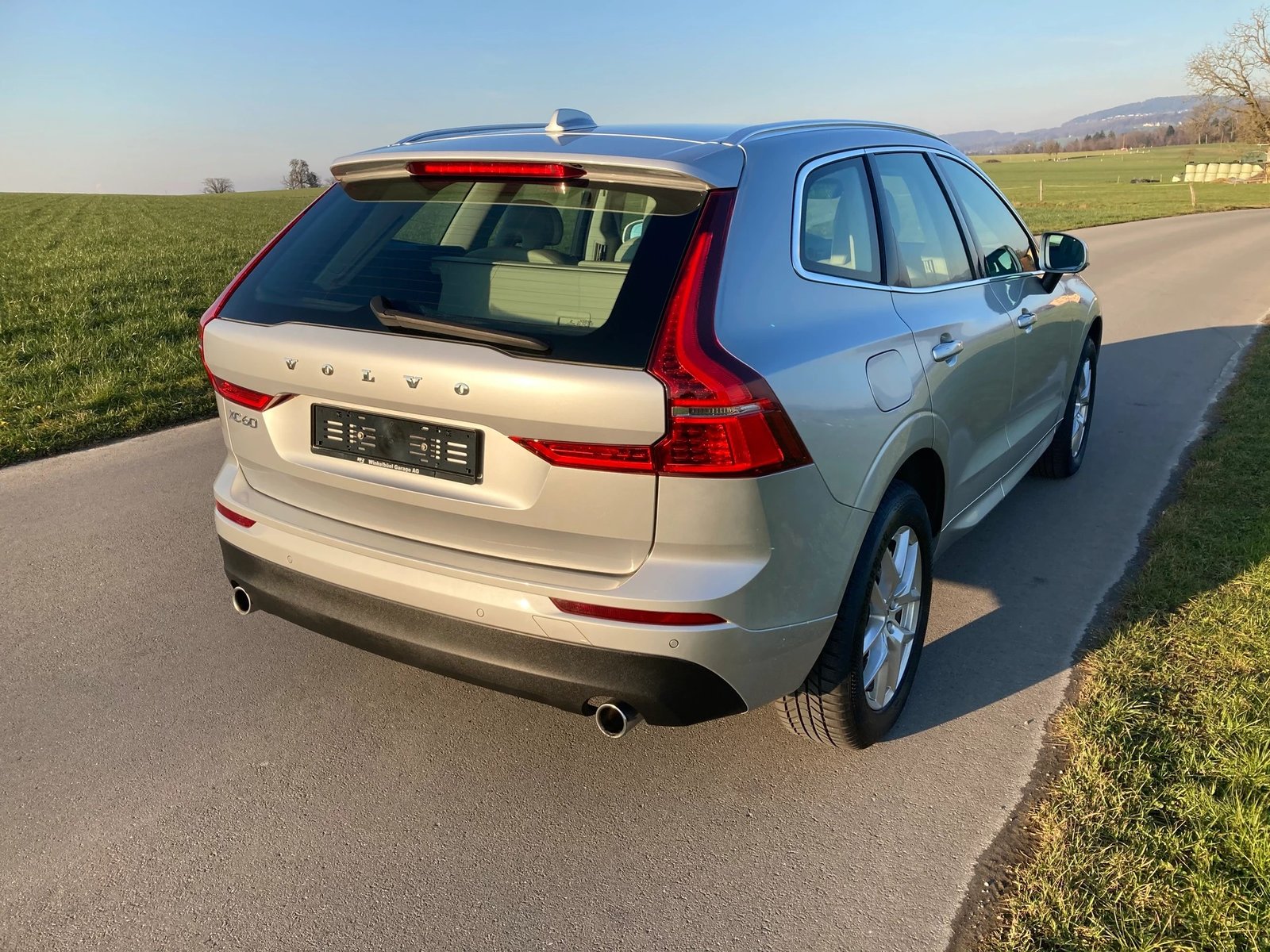 VOLVO XC60 D4 AWD Momentum Geartronic, Diesel, Occasion / Utilisé, Automatique - 3