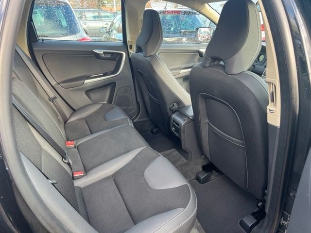 VOLVO XC60 D5 AWD, Diesel, Occasion / Utilisé, Manuelle - 7