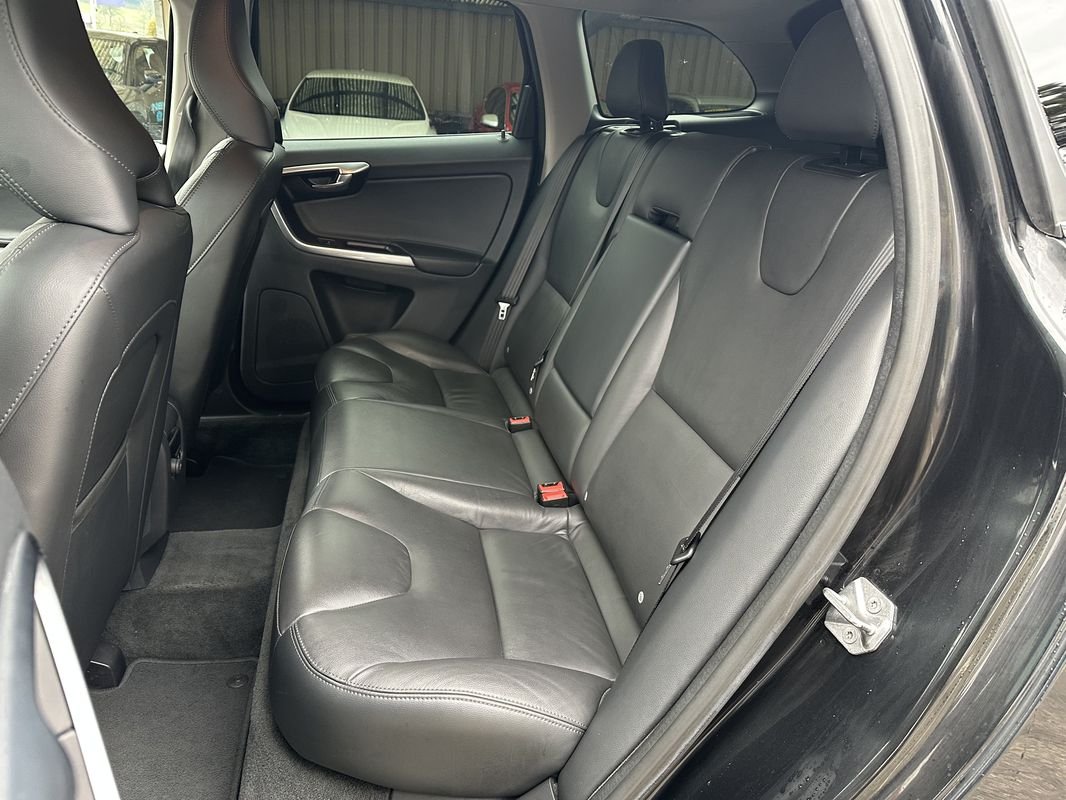 VOLVO XC60 2.4 D5 Summum AWD, Diesel, Occasion / Utilisé, Automatique - 4