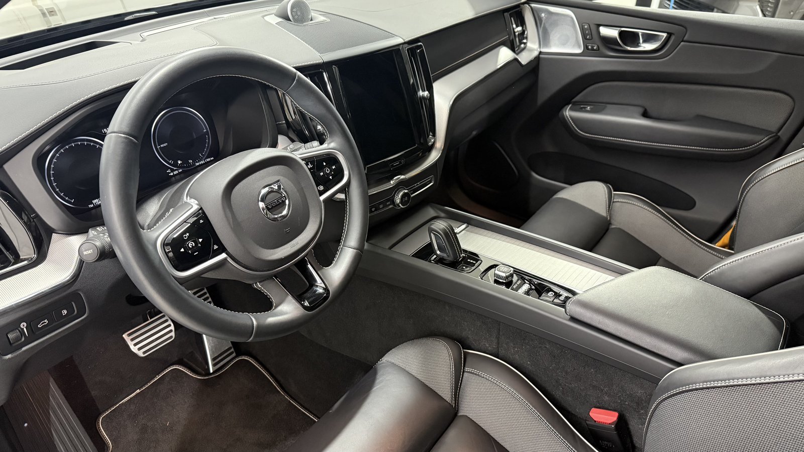 VOLVO XC60 2.0 T8 TE Polestar eAWD, Full-Hybrid Petrol/Electric, Second hand / Used, Automatic - 4