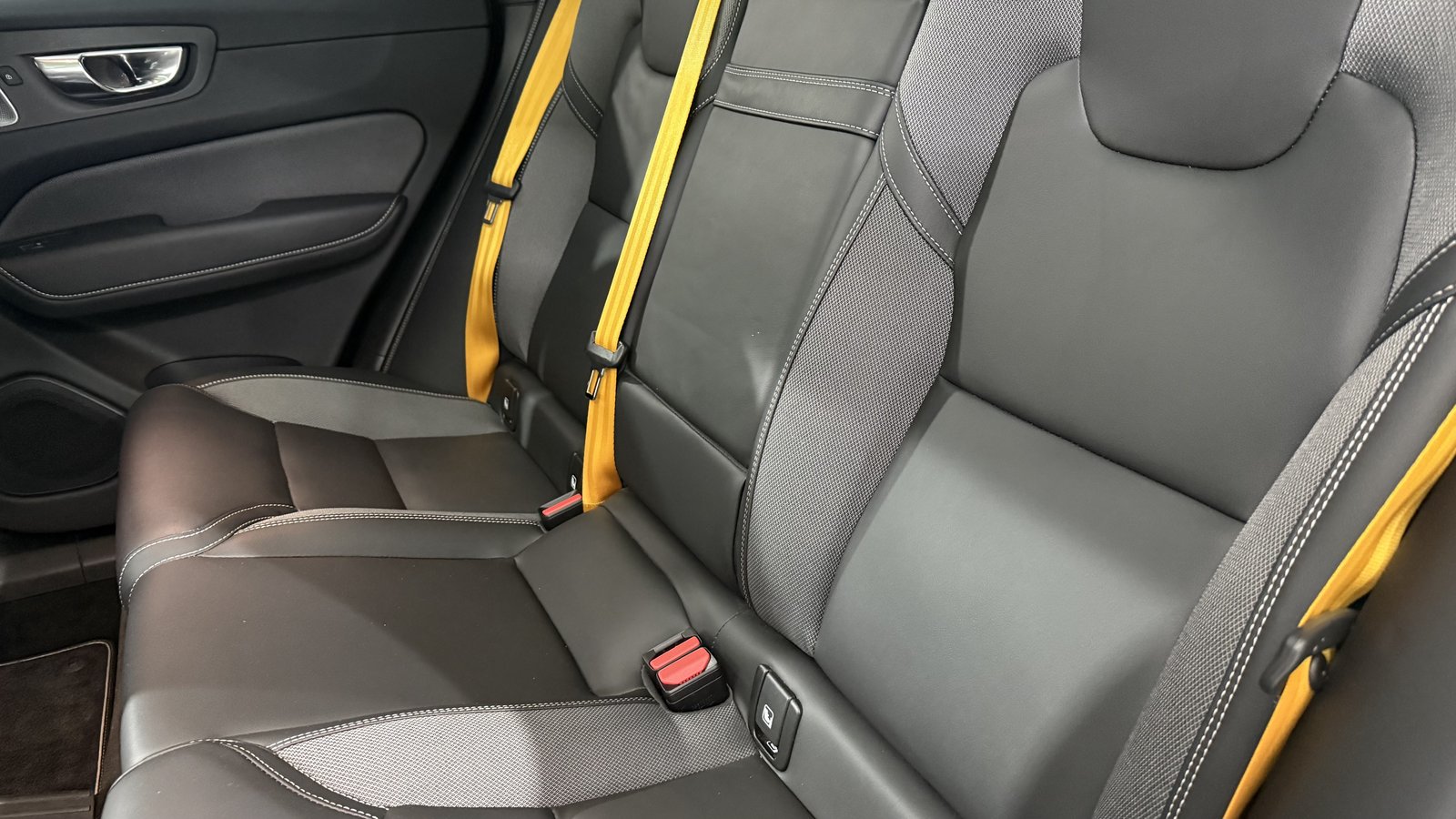 VOLVO XC60 2.0 T8 TE Polestar eAWD, Full-Hybrid Petrol/Electric, Second hand / Used, Automatic - 6