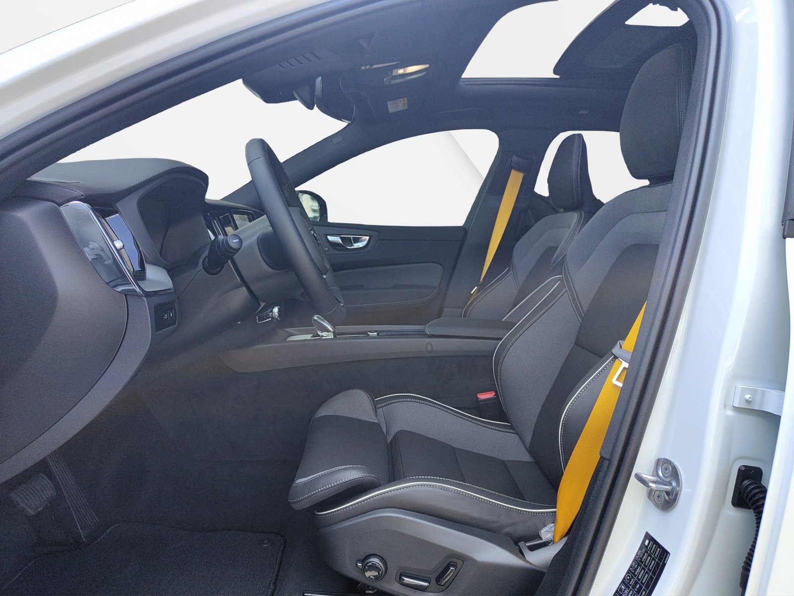 VOLVO XC60 2.0 T8 TE Polestar eAWD, Hybride Rechargeable Essence/Électricité, Voiture de démonstration, Automatique - 4