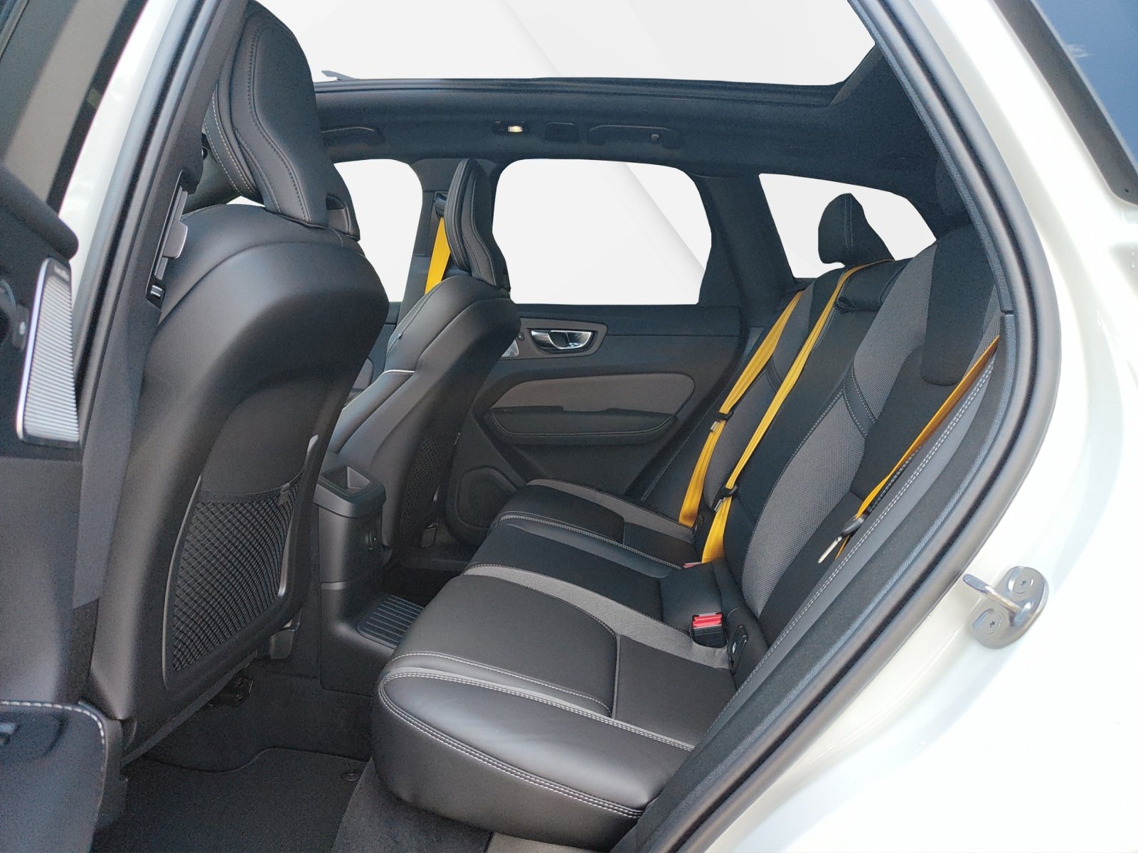 VOLVO XC60 2.0 T8 TE Polestar eAWD, Hybride Rechargeable Essence/Électricité, Voiture de démonstration, Automatique - 5