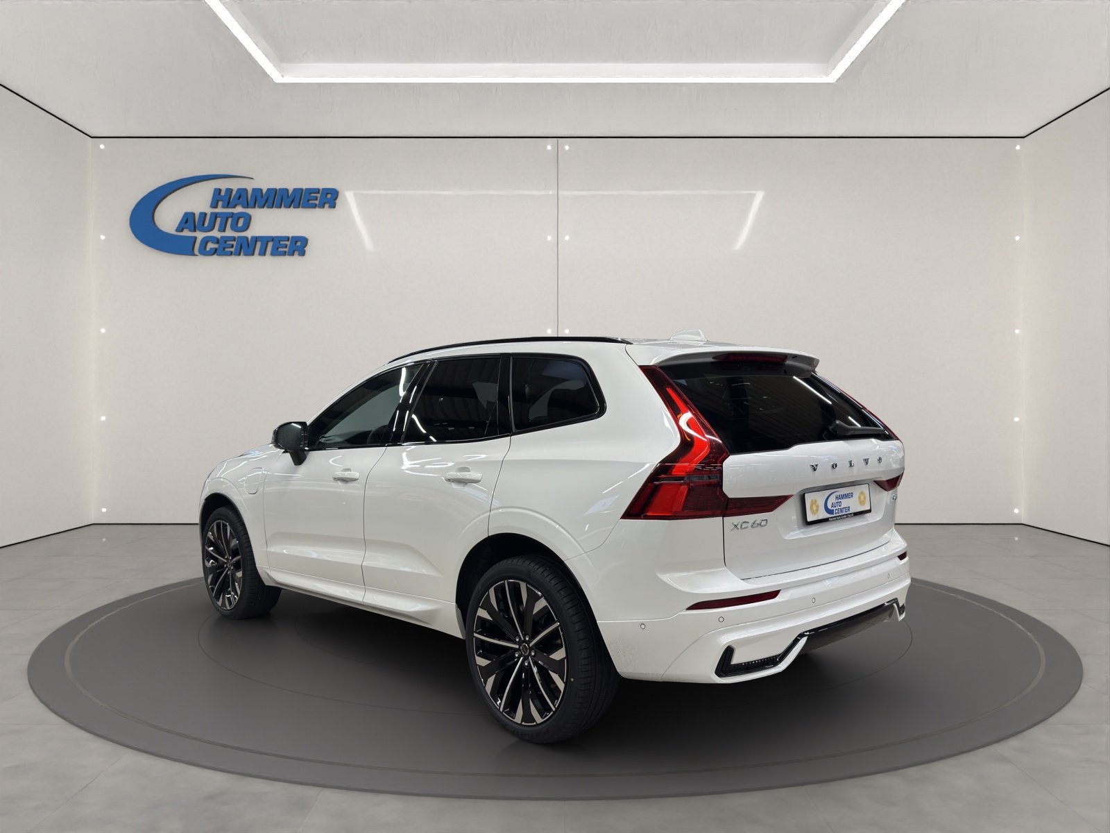 VOLVO XC60 2.0 T8 TE Ultra Dark eAWD, Plug-in-Hybrid Benzina/Elettrica, Auto dimostrativa, Automatico - 3