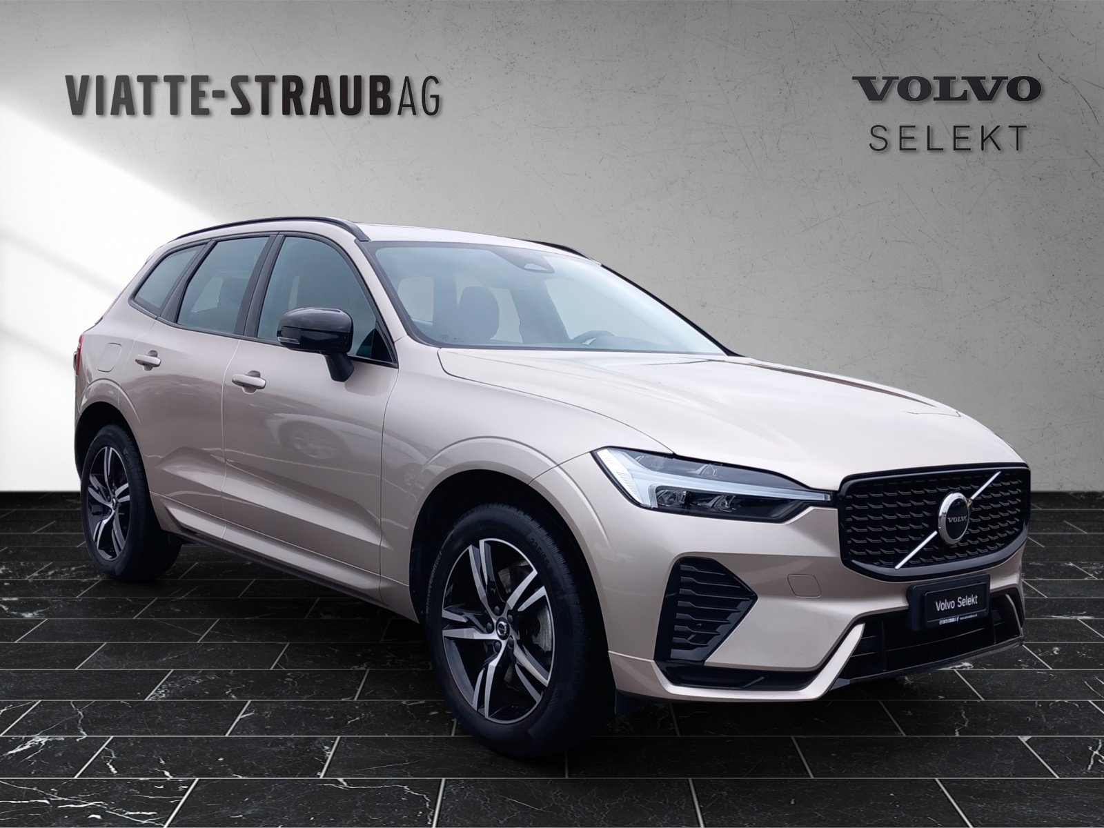 VOLVO XC60 2.0 B5 MH Plus Dark AWD, Mild-Hybrid Petrol/Electric, Ex-demonstrator, Automatic - 2