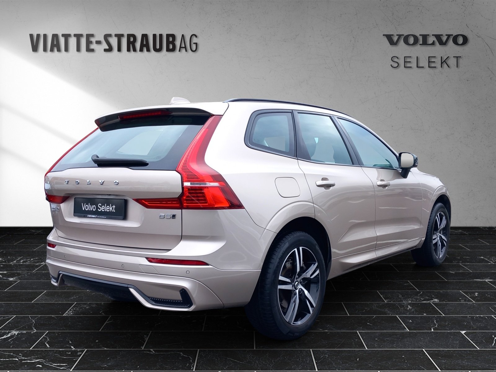 VOLVO XC60 2.0 B5 MH Plus Dark AWD, Mild-Hybrid Petrol/Electric, Ex-demonstrator, Automatic - 4