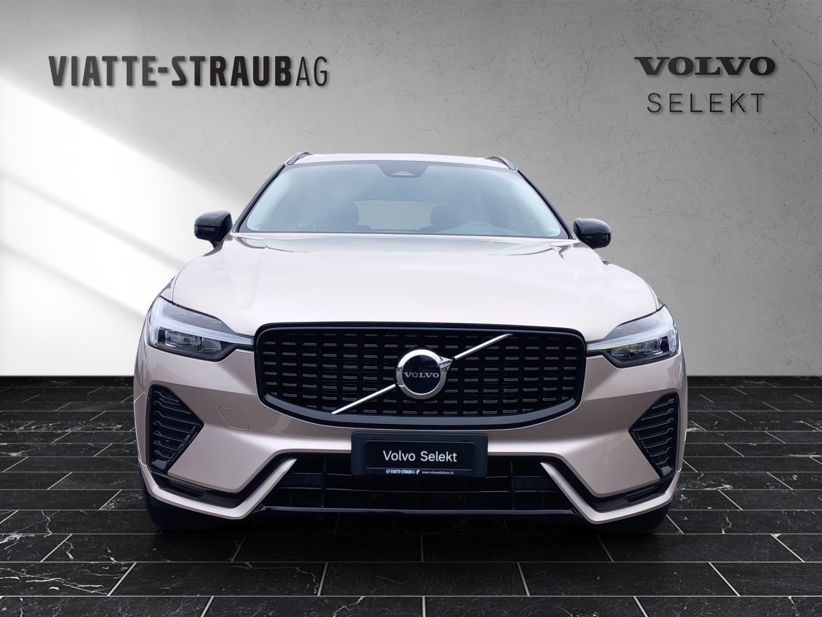 VOLVO XC60 2.0 B5 MH Plus Dark AWD, Mild-Hybrid Petrol/Electric, Ex-demonstrator, Automatic - 6