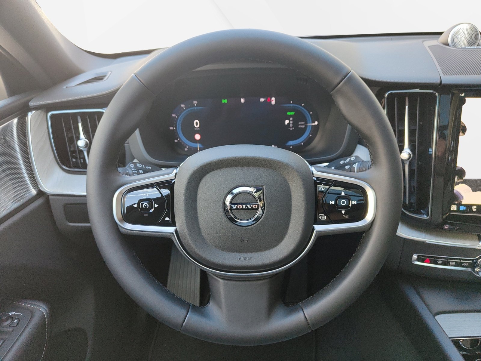 VOLVO XC60 2.0 T6 TE Ultra Bright eAWD, Hybride Rechargeable Essence/Électricité, Voiture de démonstration, Automatique - 7