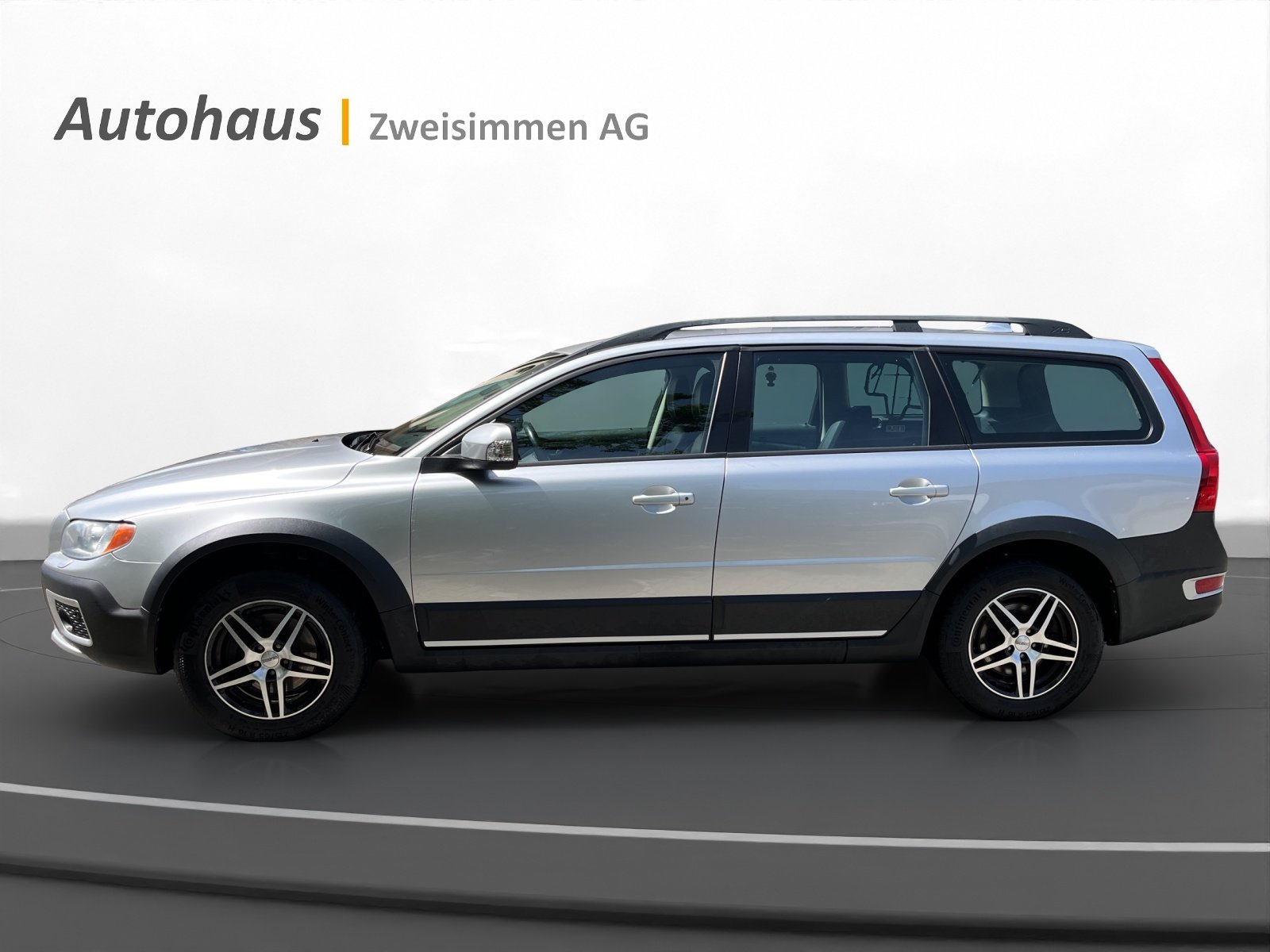 VOLVO XC70 D5 AWD Momentum Geartronic, Diesel, Second hand / Used, Automatic - 2