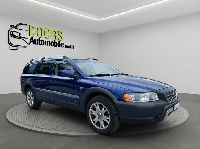VOLVO XC70 2.5T AWD Momentum, Benzin, Occasion / Gebraucht, Handschaltung