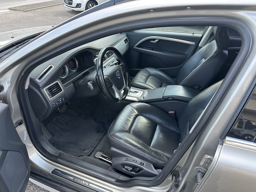 VOLVO XC70 2.4 D5 Summum AWD, Diesel, Occasion / Gebraucht, Automatik - 2