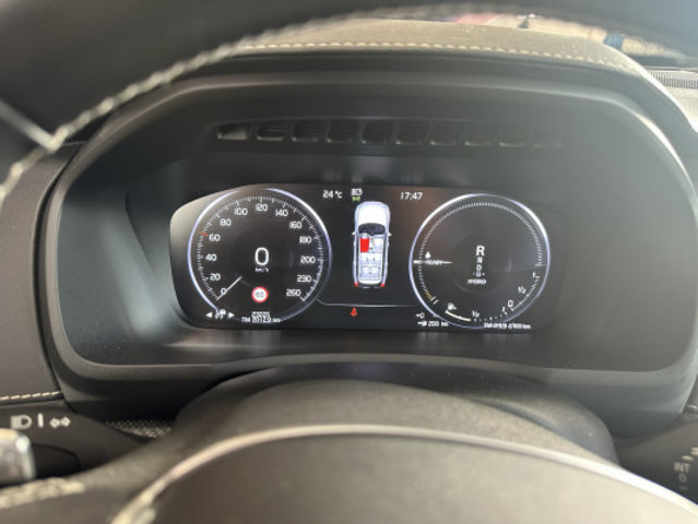 VOLVO XC90 T8 eAWD R-Design, Full-Hybrid Petrol/Electric, Second hand / Used, Automatic - 7