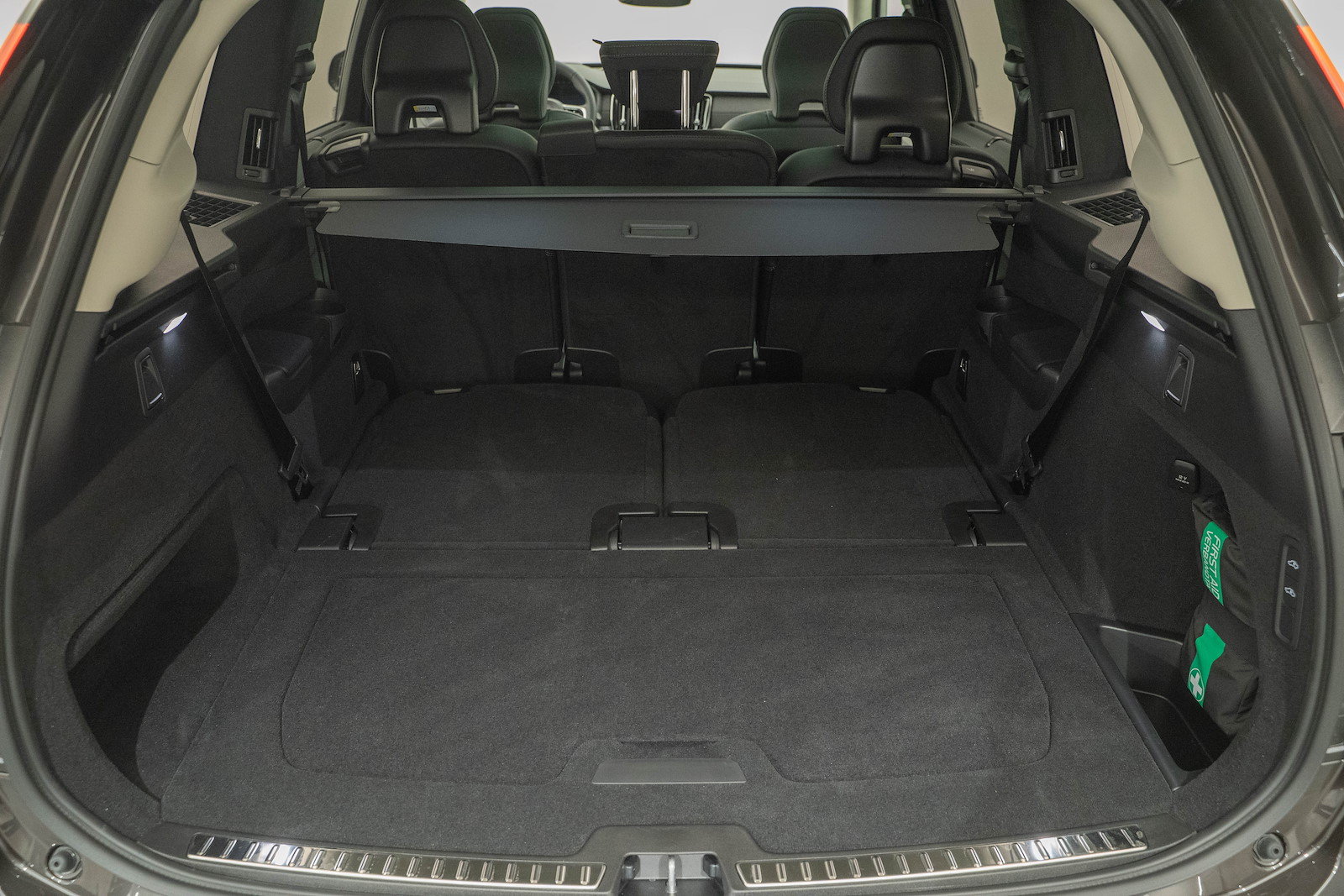 VOLVO XC90 2.0 T8 TE Ultra Bright eAWD, Hybride Rechargeable Essence/Électricité, Voiture nouvelle, Automatique - 5
