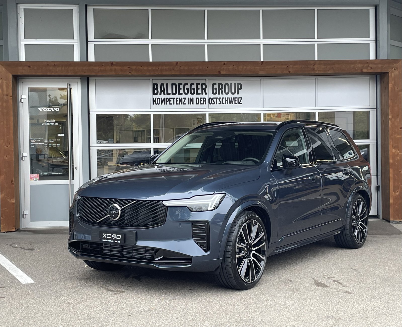 VOLVO XC90 2.0 T8 TE Ultra Dark eAWD, Hybride Intégral Essence/Électricité, Voiture nouvelle, Automatique - 2