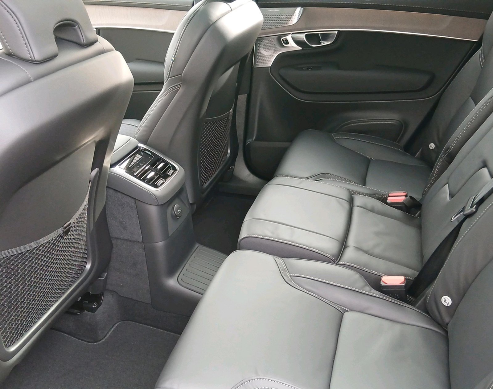 VOLVO XC90 2.0 T8 TE Ultra Bright eA, Hybride Intégral Essence/Électricité, Voiture nouvelle, Automatique - 5