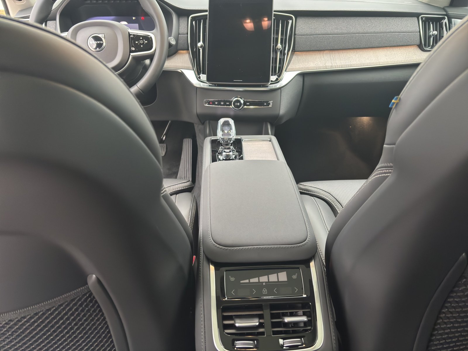 VOLVO XC90 2.0 T8 TE XCLUSIVE Edition Dark eAWD, Hybride Rechargeable Essence/Électricité, Voiture nouvelle, Automatique - 6