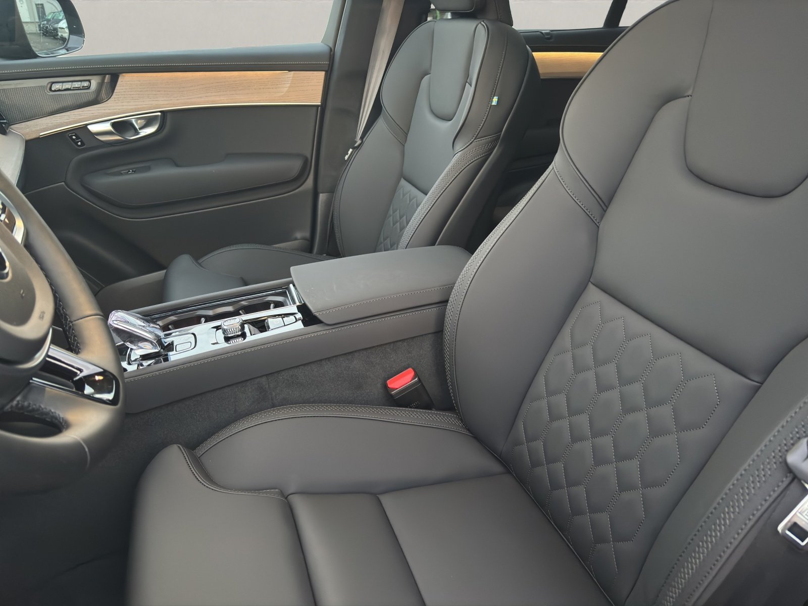VOLVO XC90 2.0 T8 TE Ultra Dark eAWD, Plug-in-Hybrid Petrol/Electric, New car, Automatic - 6
