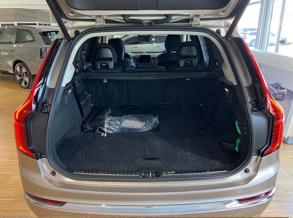 VOLVO XC90 T8 eAWD PluginHybrid Plus Bright Geartronic, Plug-in-Hybrid Petrol/Electric, New car, Automatic - 4