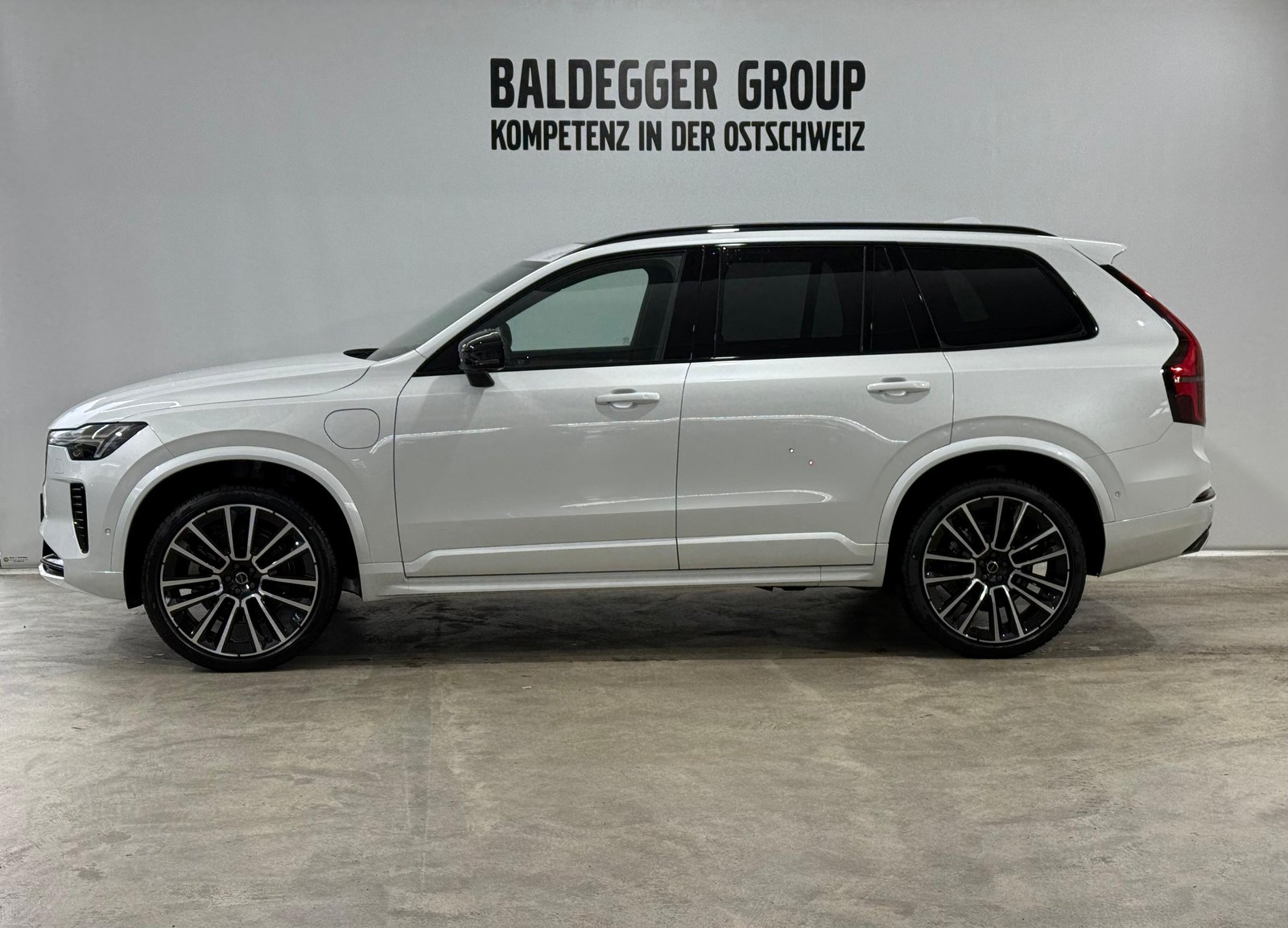 VOLVO XC90 2.0 T8 TE Black Edition e, Voll-Hybrid Benzin/Elektro, Neuwagen, Automatik - 2