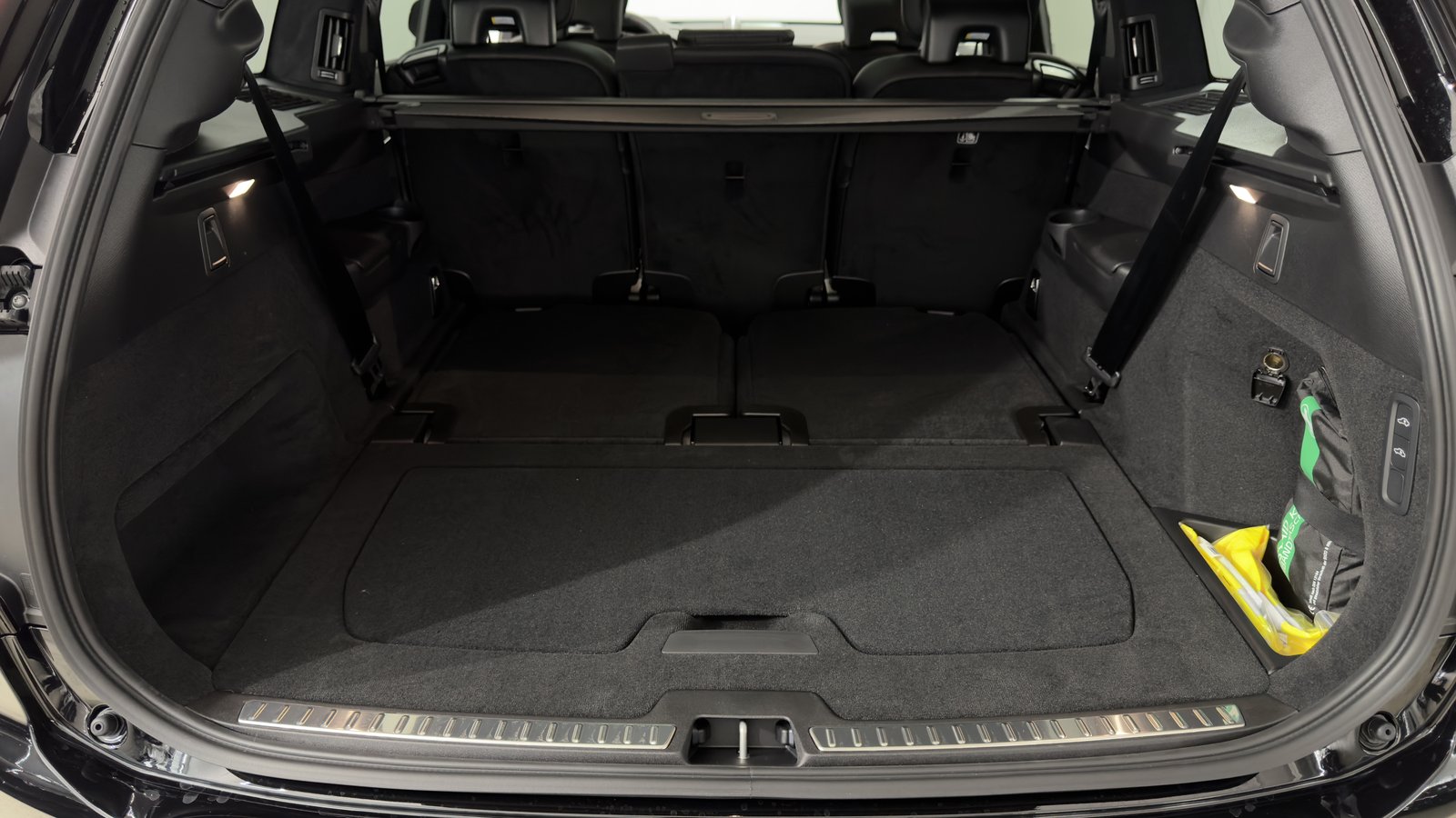 VOLVO XC90 2.0 T8 TE Black Edition e, Voll-Hybrid Benzin/Elektro, Neuwagen, Automatik - 7