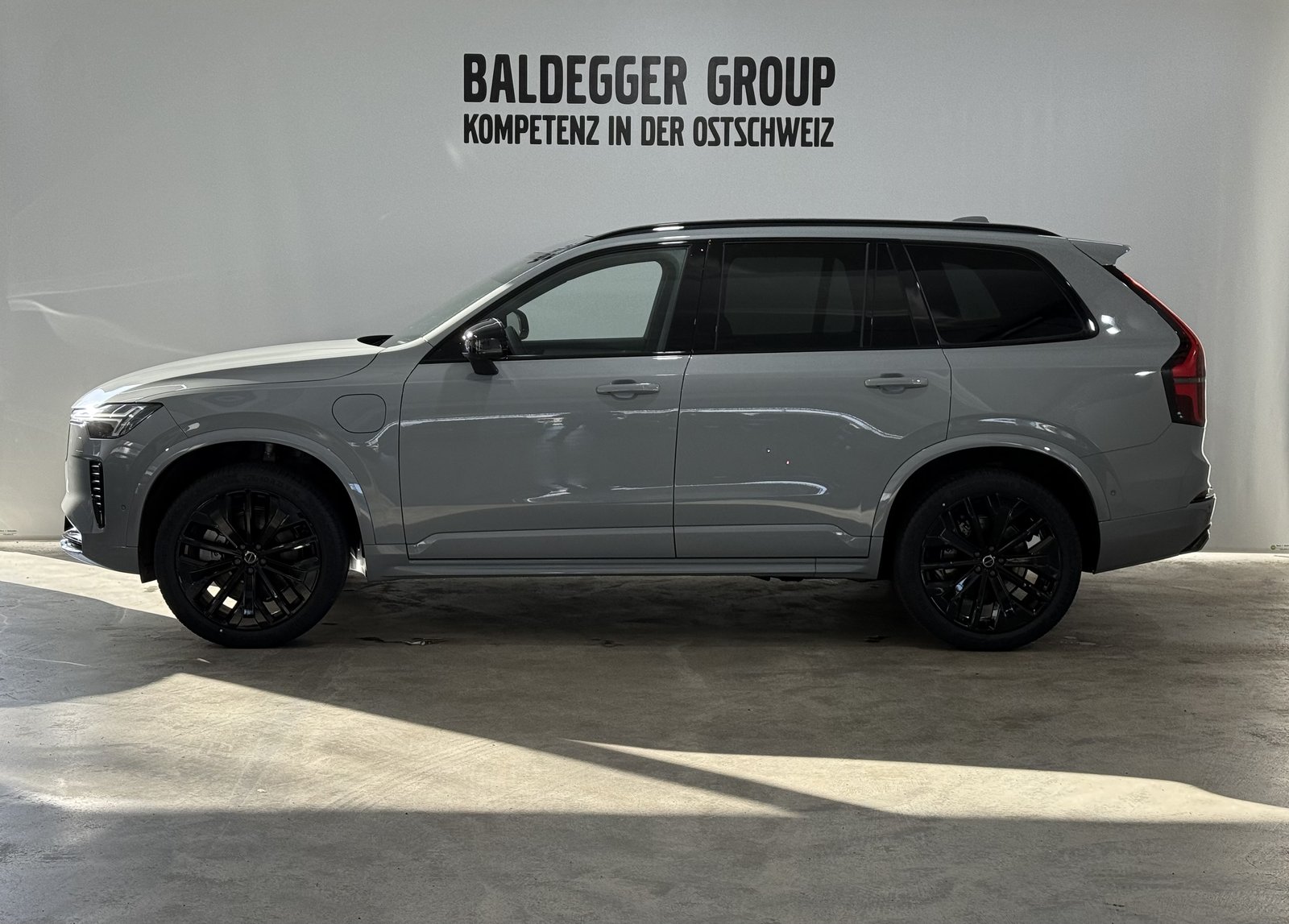 VOLVO XC90 2.0 T8 TE Black Edition e, Hybride Intégral Essence/Électricité, Voiture nouvelle, Automatique - 2