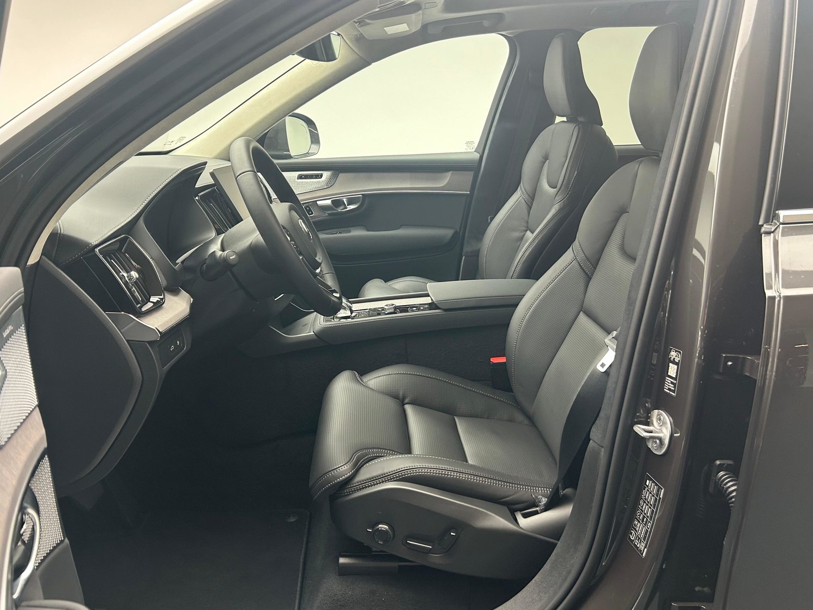 VOLVO XC90 2.0 T8 TE Ultra Bright eAWD, Plug-in-Hybrid Petrol/Electric, New car, Automatic - 3