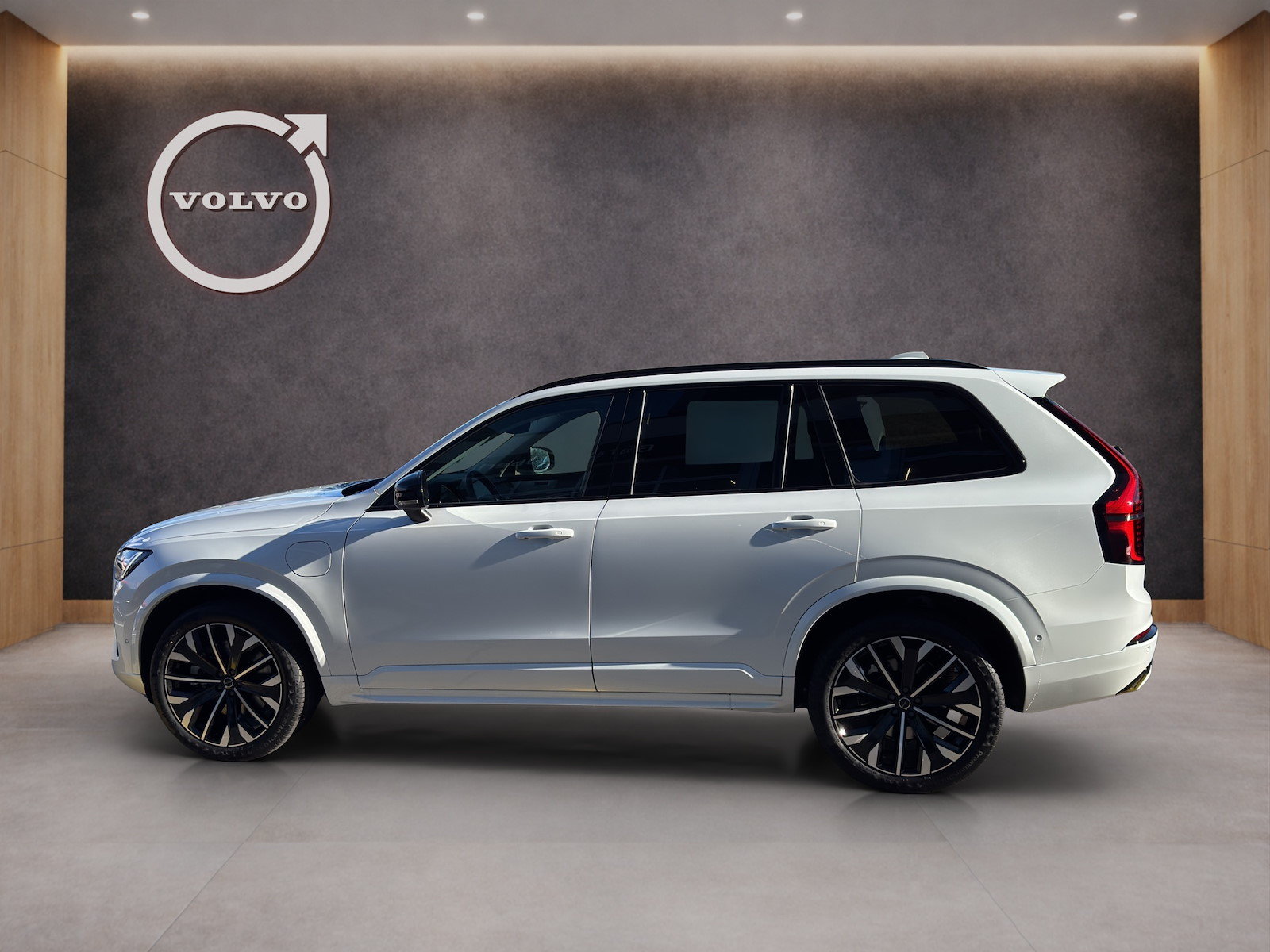 VOLVO XC90 2.0 T8 TE Plus Dark eAWD, Plug-in-Hybrid Petrol/Electric, New car, Automatic - 3