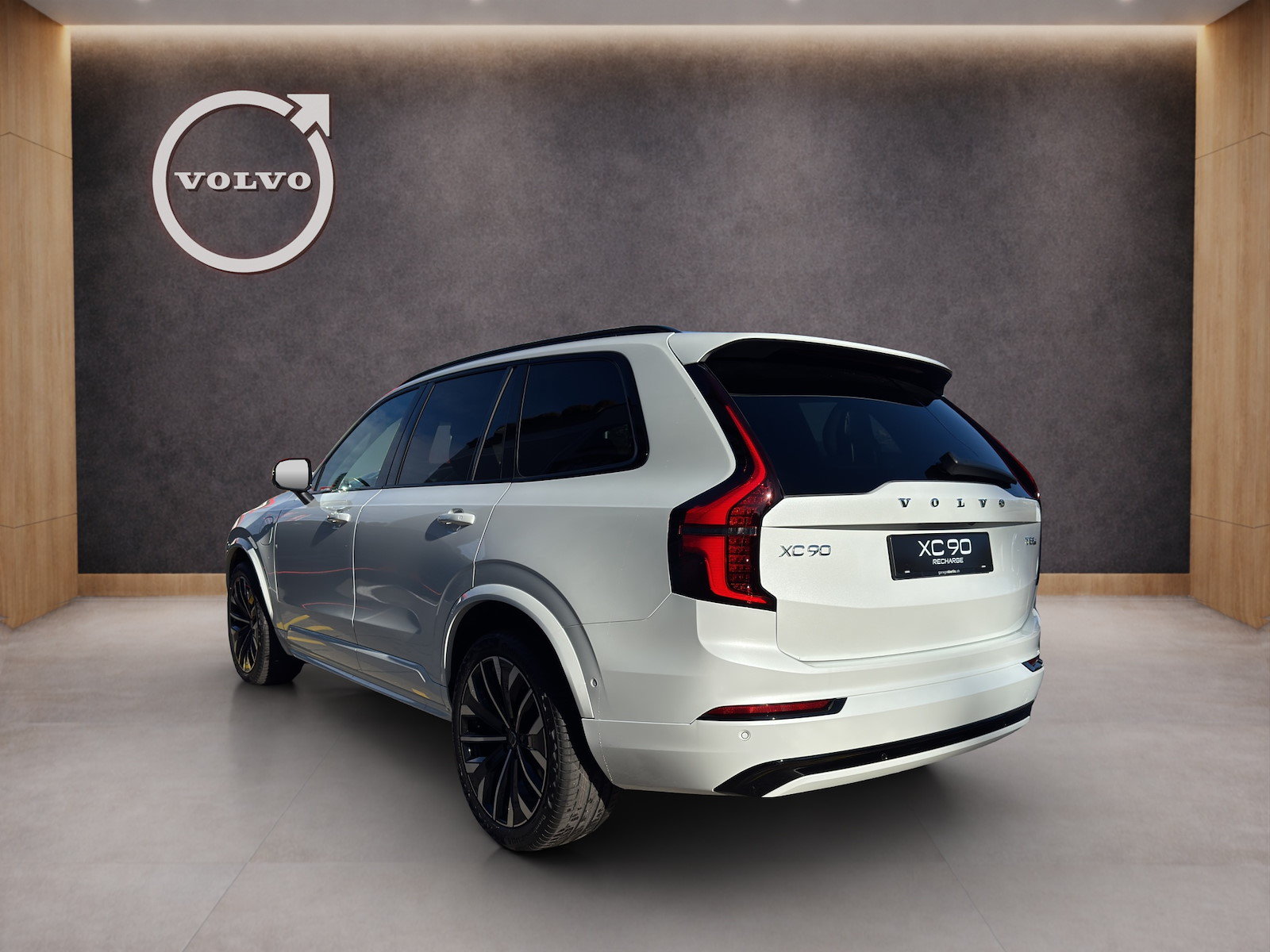VOLVO XC90 2.0 T8 TE Plus Dark eAWD, Plug-in-Hybrid Petrol/Electric, New car, Automatic - 4