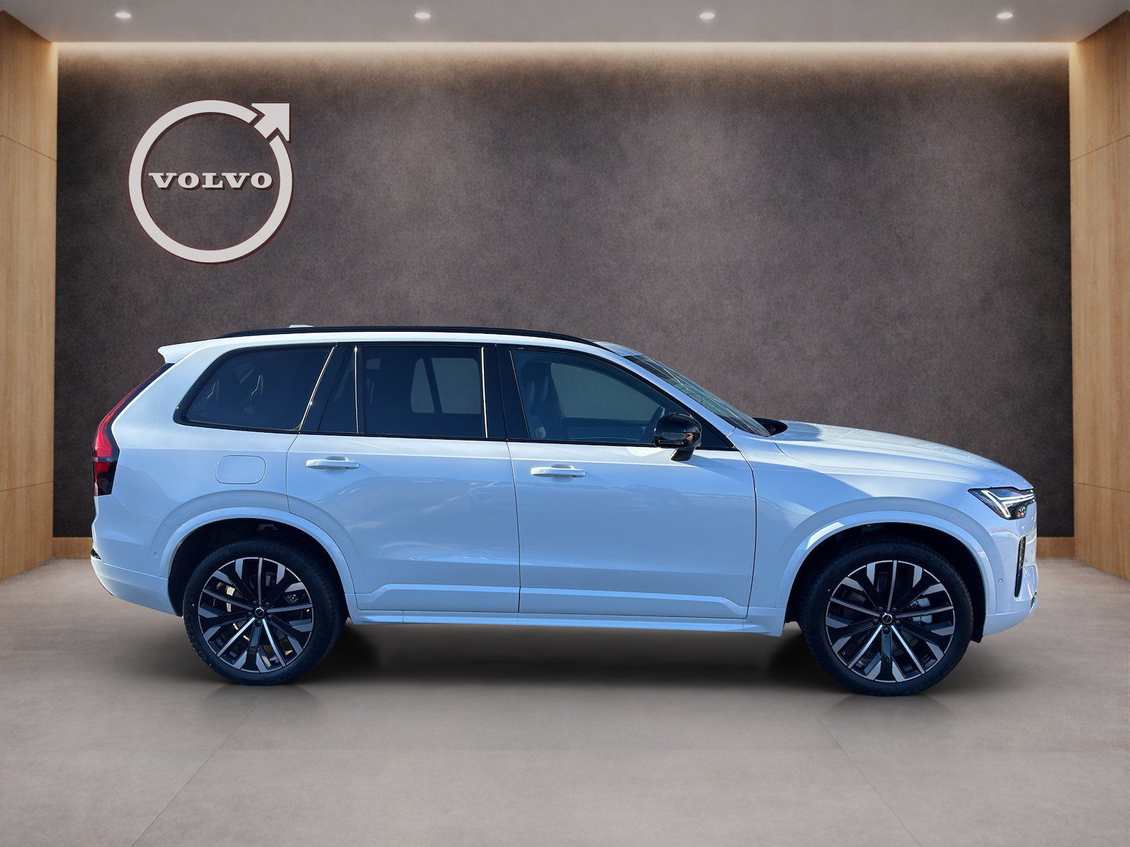 VOLVO XC90 2.0 T8 TE Plus Dark eAWD, Plug-in-Hybrid Petrol/Electric, New car, Automatic - 7